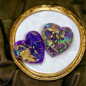 Sparkle & Shine: Mardi Gras Glitter Heart Studs for Festive Vibes! 🎭✨NWT